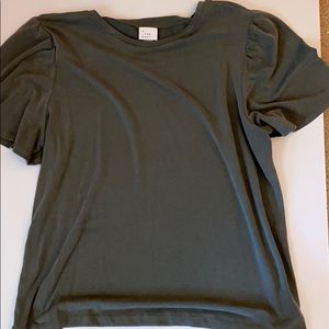 Short sleeve olive shirt !